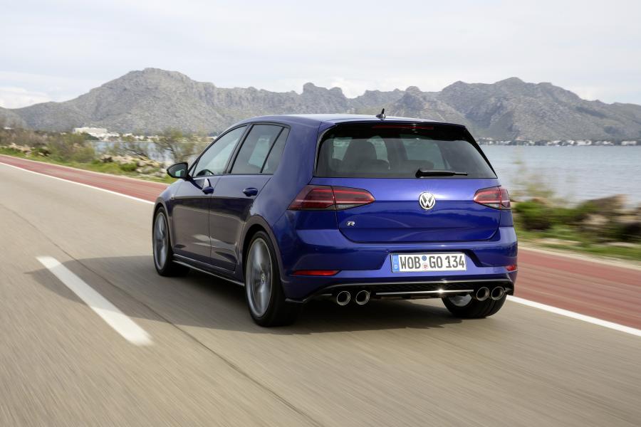  Volkswagen Golf R 5-Door 2017 года  (WW) (фото 25 из 27)